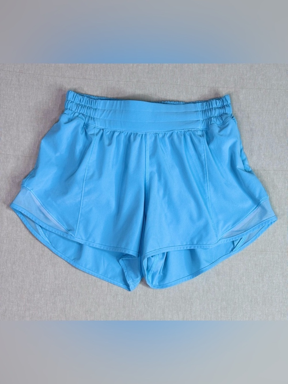 Lululemon Light Blue Run Shorts Size 6 Athletic Lightweight Activewear